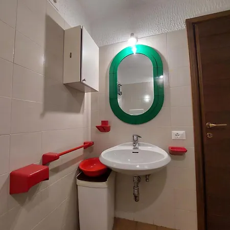 Monolocali Alberti - Des Alpes Apartment