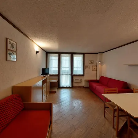 Monolocali Alberti - Des Alpes Apartment
